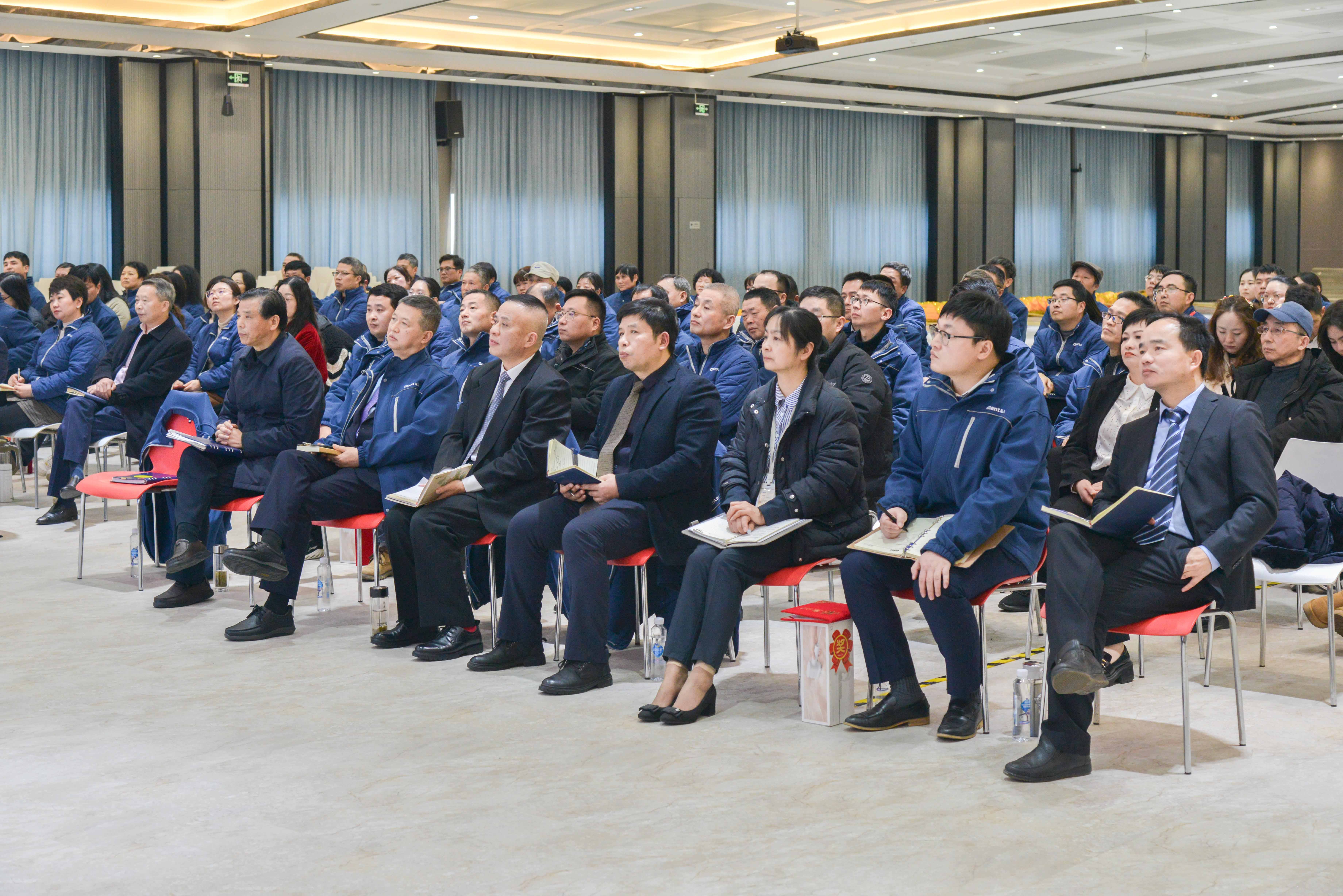 破風浪 共揚帆——巨人集團公司召開2024迎春大會 破風浪 共揚帆——巨人集團公司召開2024迎春大會