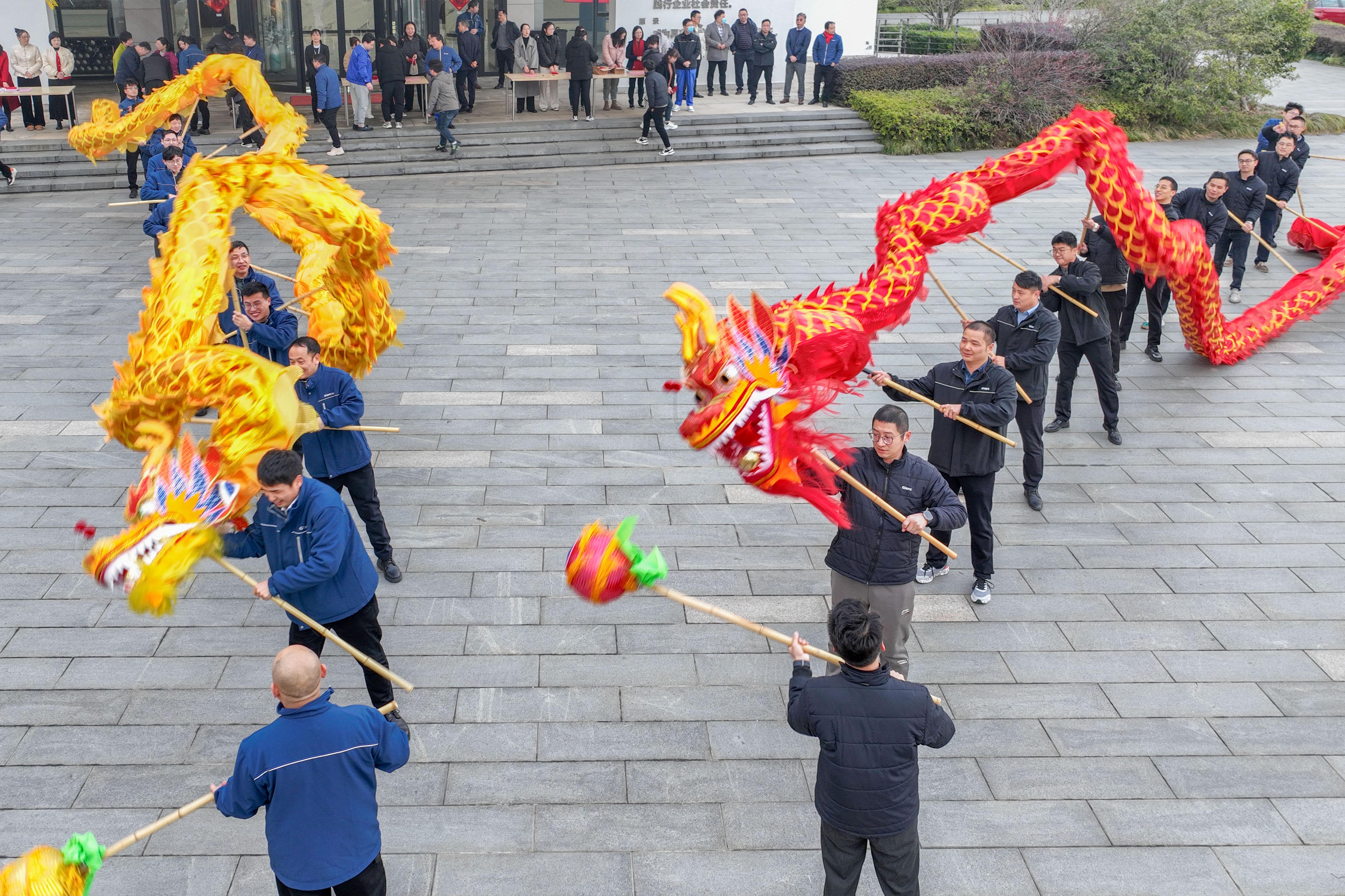 祥龍騰飛迎開工 春到巨人工業園 祥龍騰飛迎開工 春到巨人工業園