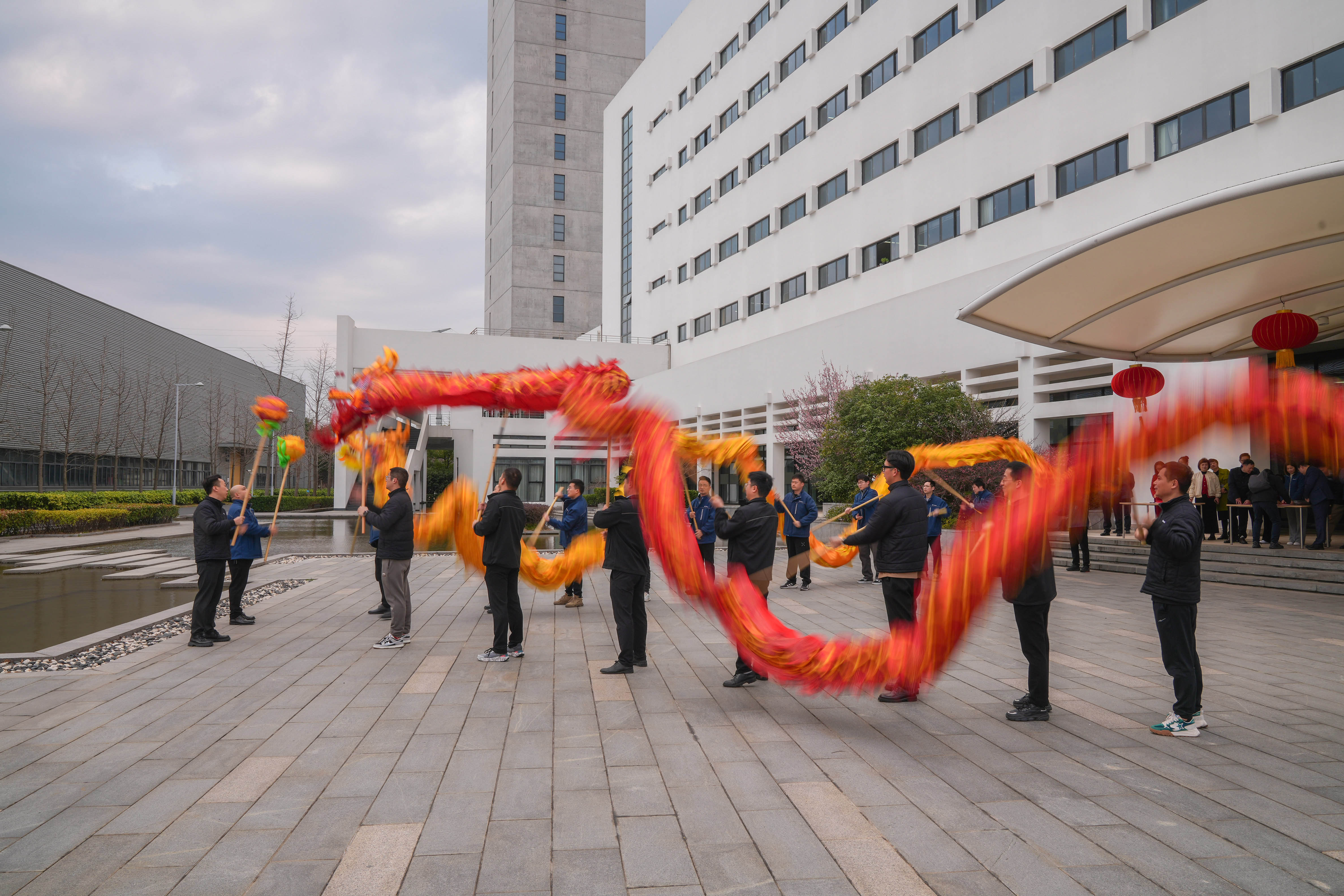 祥龍騰飛迎開工 春到巨人工業園 祥龍騰飛迎開工 春到巨人工業園