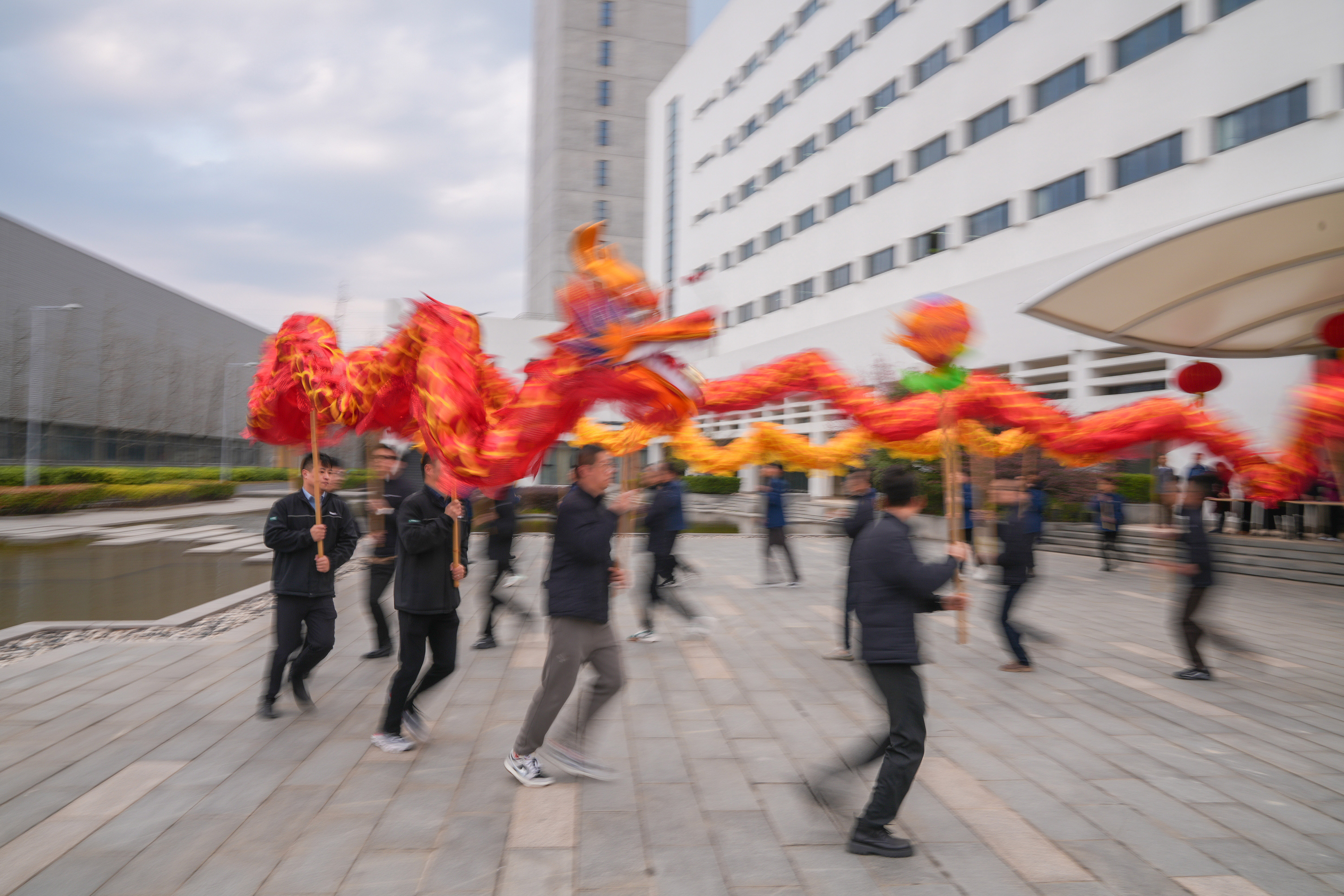 祥龍騰飛迎開工 春到巨人工業園 祥龍騰飛迎開工 春到巨人工業園
