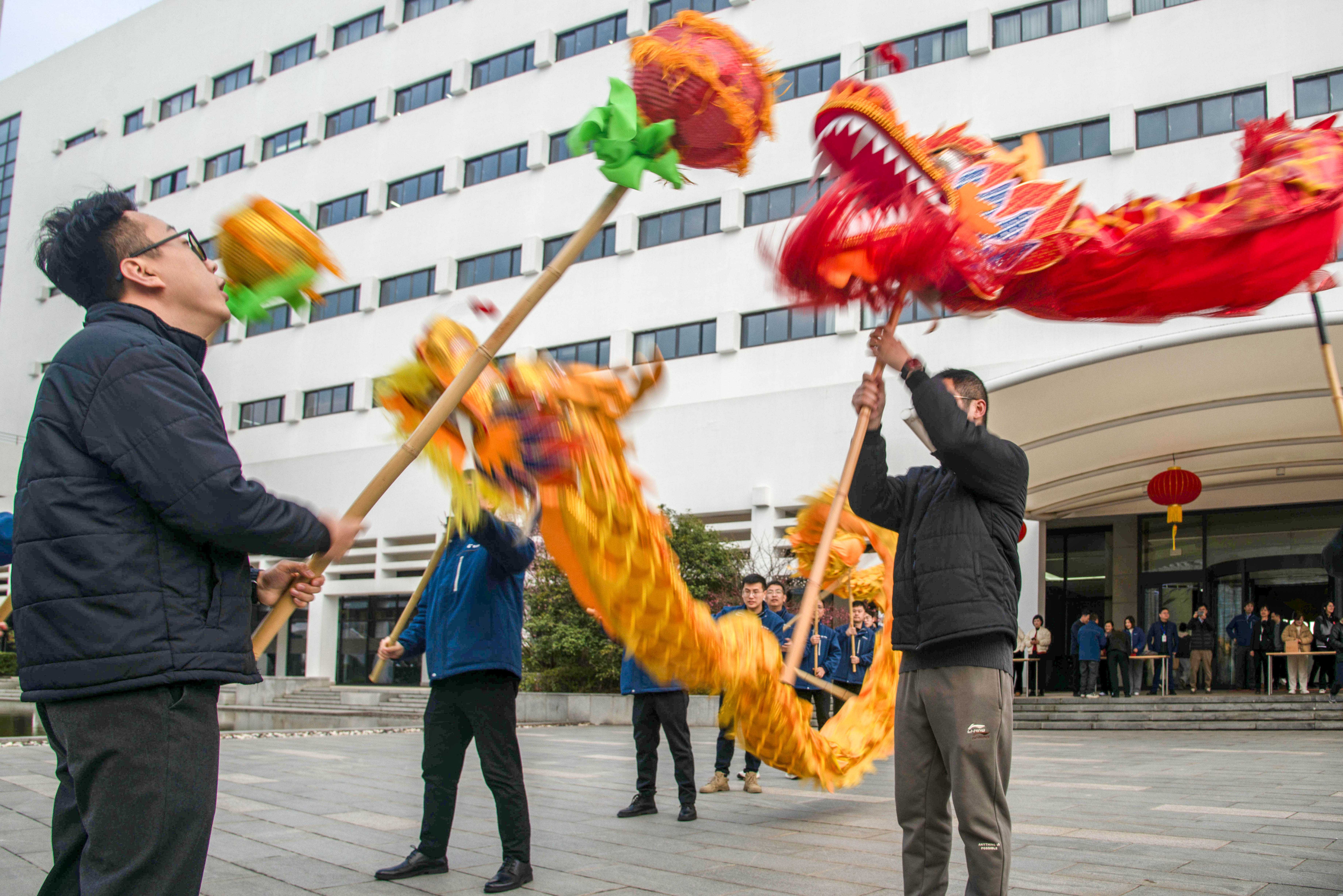 祥龍騰飛迎開工 春到巨人工業園 祥龍騰飛迎開工 春到巨人工業園