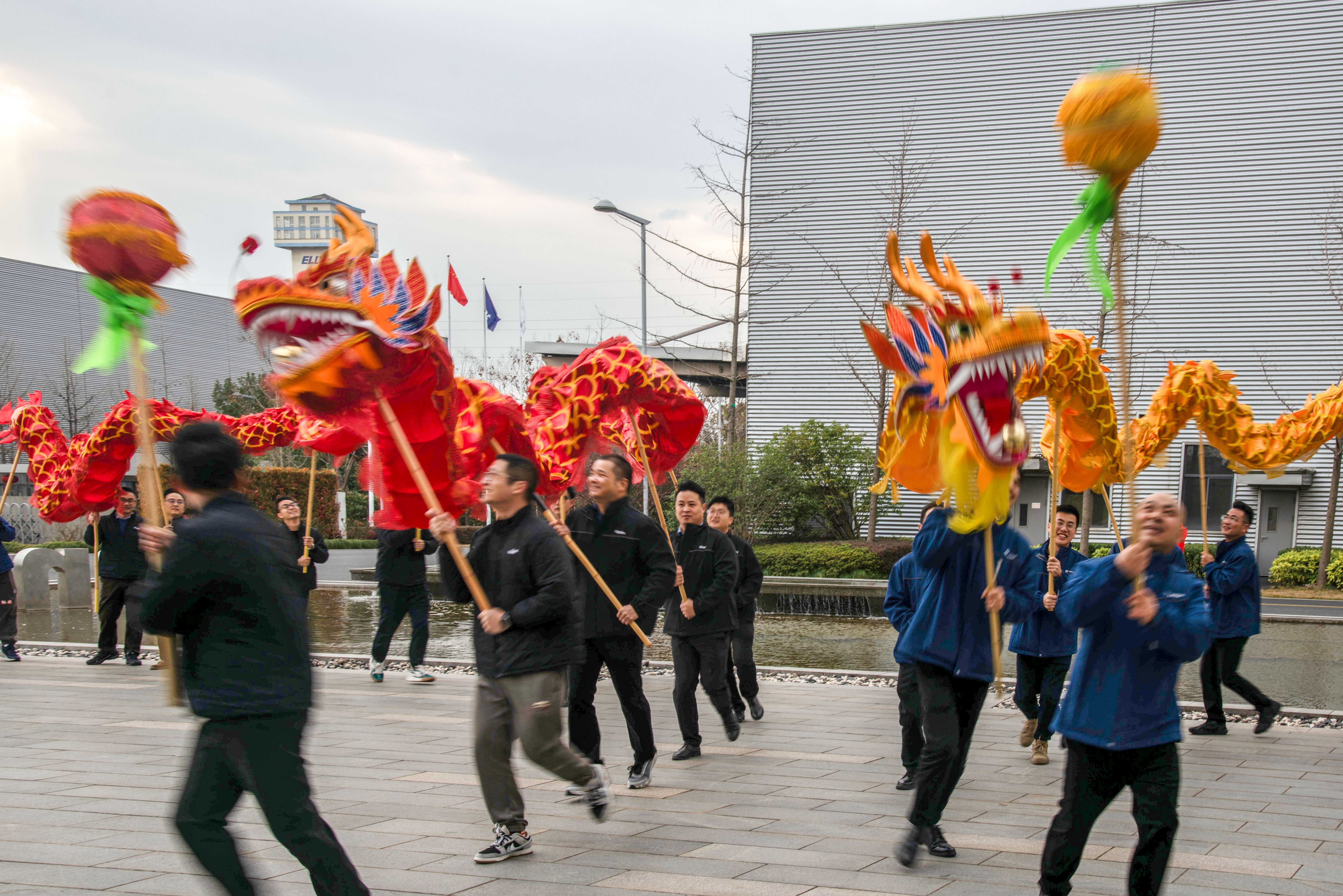 祥龍騰飛迎開工 春到巨人工業園 祥龍騰飛迎開工 春到巨人工業園